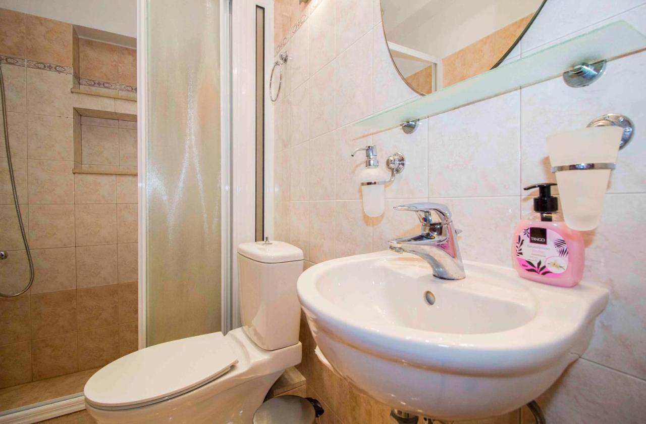 Camares Home Sparta Bagian luar foto