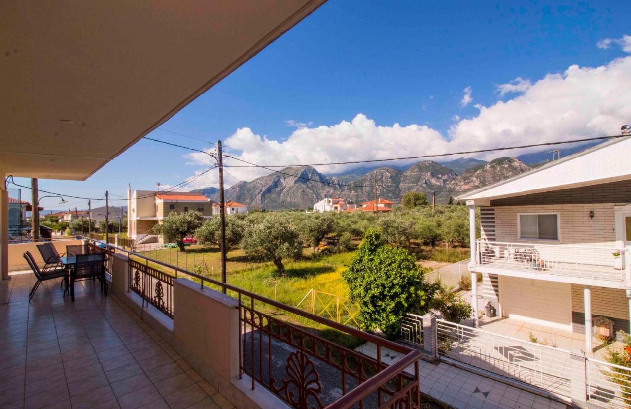Camares Home Sparta Bagian luar foto